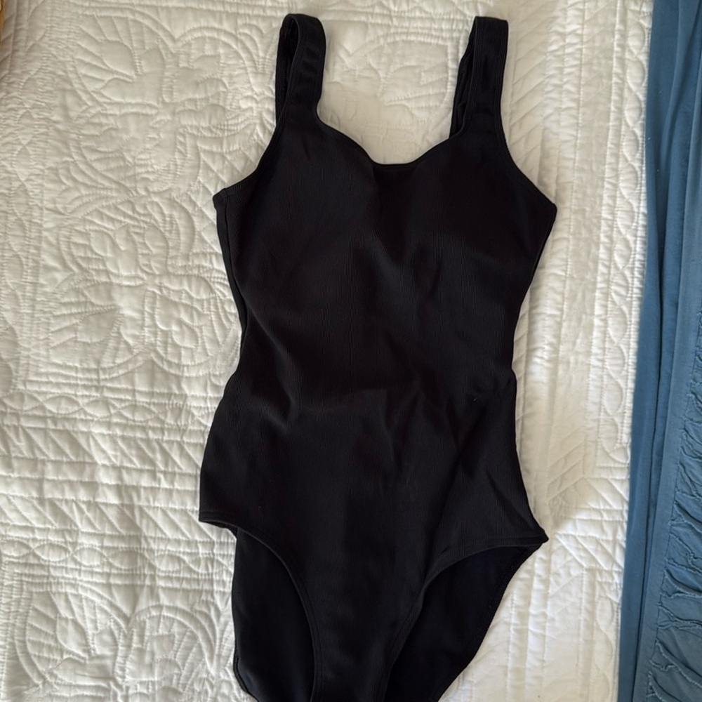 L.L. Bean women’s one piece bathing suit size 12 long. Like new.